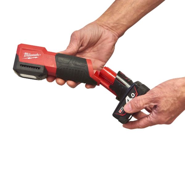 Акумулаторен LED фенер MILWAUKEE M12CML-401, SOLO, 12 V, 4.0 Ah, 1000 lm / 4933479366